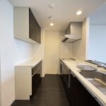 広々としたキッチンです。収納もございますので、安心ですね。