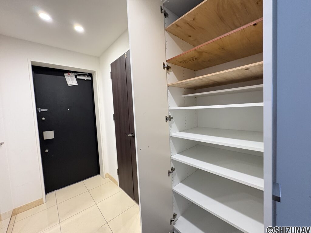 玄関の収納です。