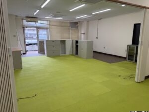 OAフロア仕様でカーペット貼り替え済みです