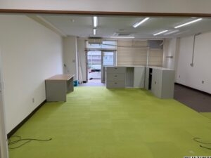 巴川の流れに乗って涼しい風が吹き込みます。