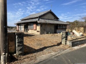 土地面積は広々90坪の整形地です！