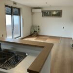 2階リビング10.7帖は電動シャッター付き！