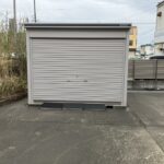 南側には倉庫がございます。