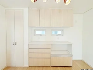 キッチン　カップボード