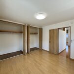 2階南西の洋室です。日当たり良好です。