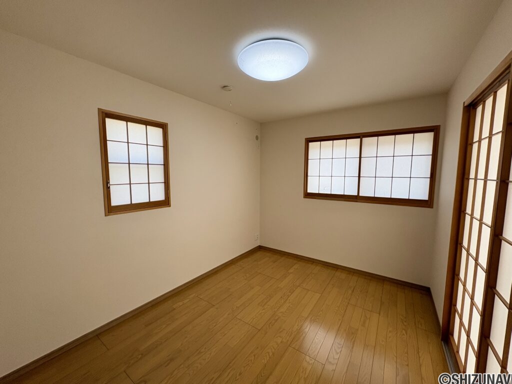 1階の洋室です。日当たり良好です。
