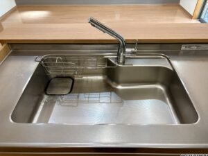 ステンレスシンクです。クリーニング済みです。