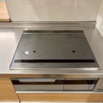 IHクッキングヒーターで安全に調理ができます。