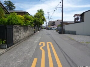 北東側公道
