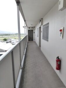 玄関前共有廊下