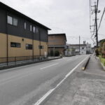 前面道道路（北から南）