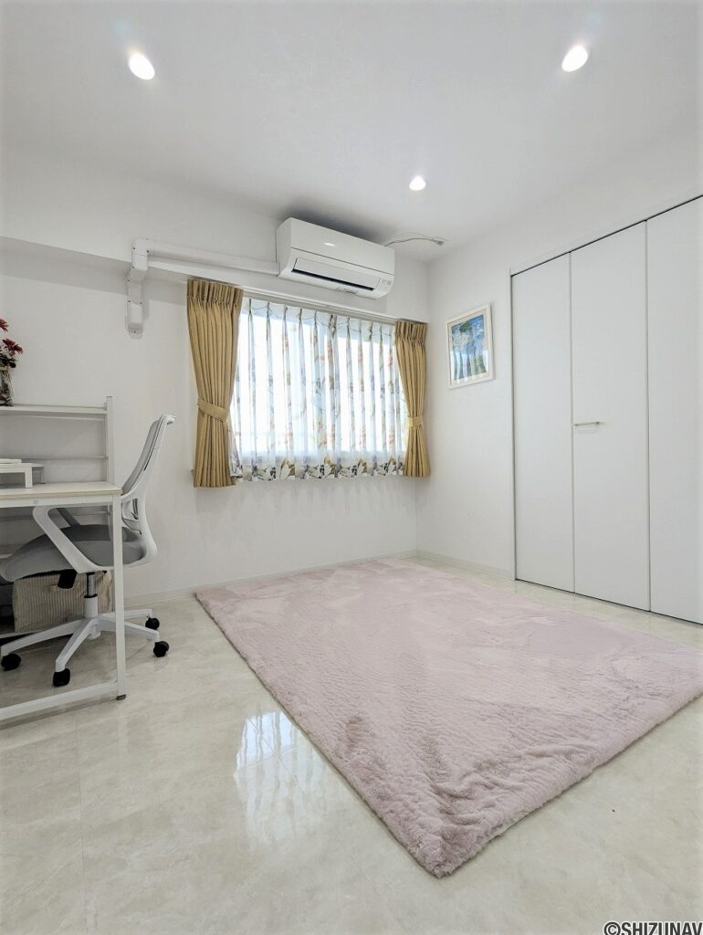 ハイコーポ狐ヶ崎　洋室