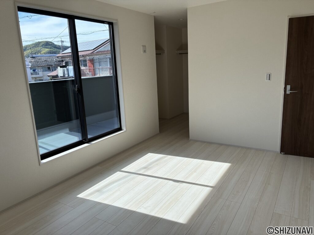 2階洋室8.7帖（2号棟）