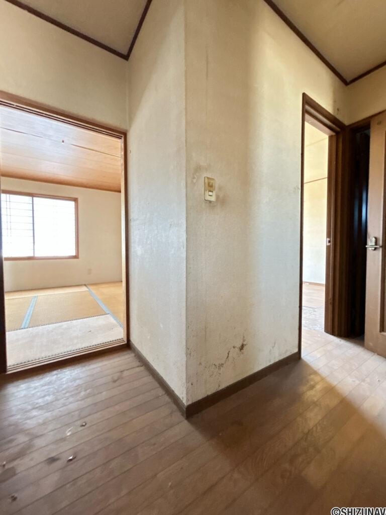 【2階廊下】
