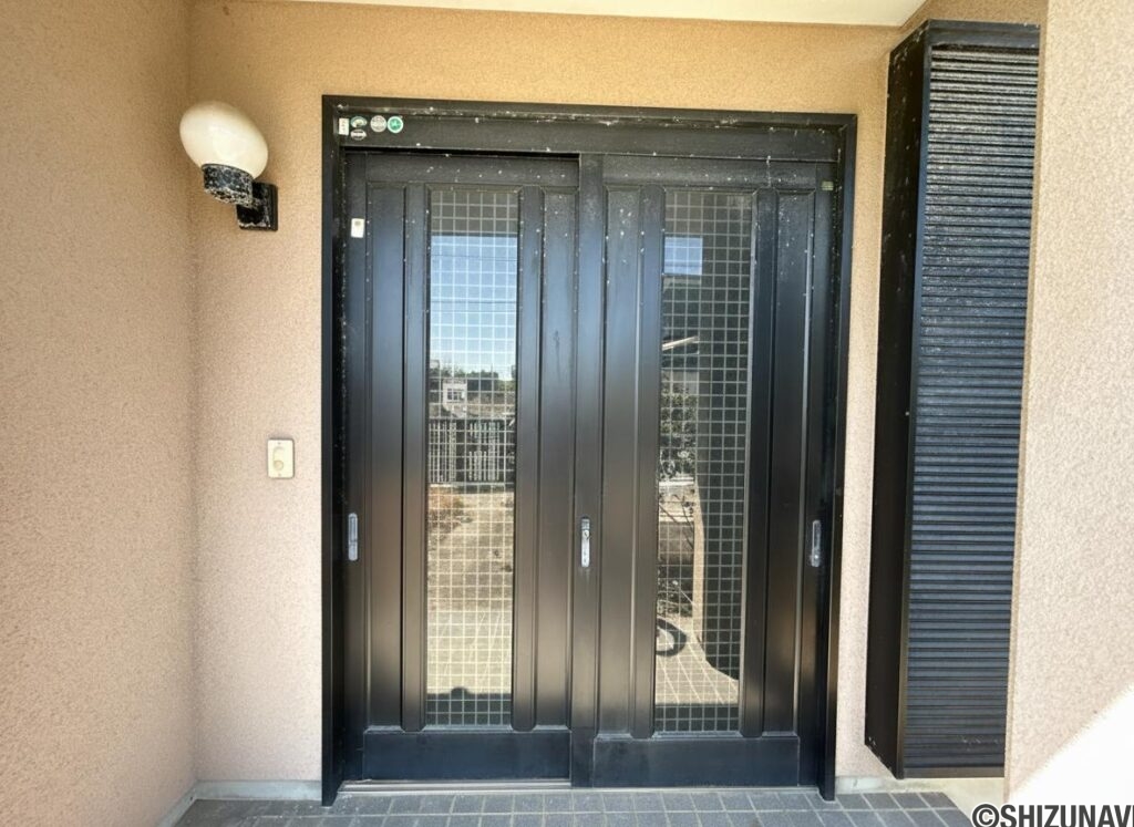【玄関外観】