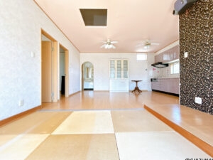 【リビング畳コーナー】