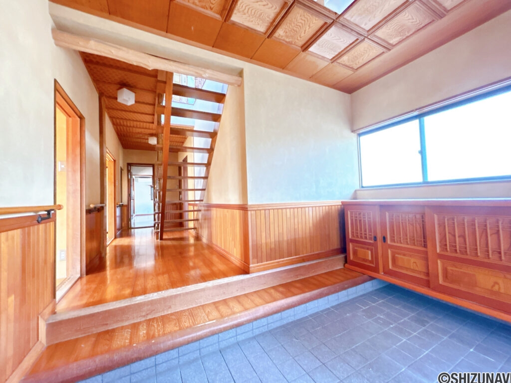 【玄関ホール】