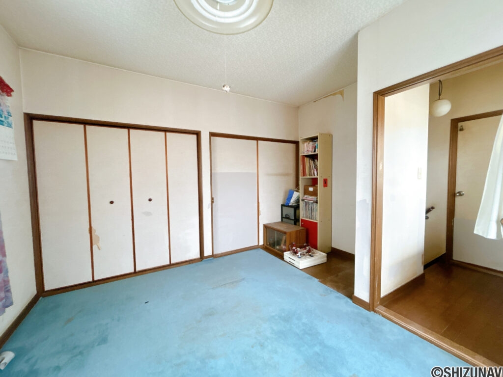 【リフォーム前/2階洋室7帖】別角度