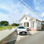 【リフォーム済/外観】外壁は塗装を行いました。綺麗な外観で気持ちよく新生活をスタートできるとともに、購入後のメンテナンス費用も抑えられます。