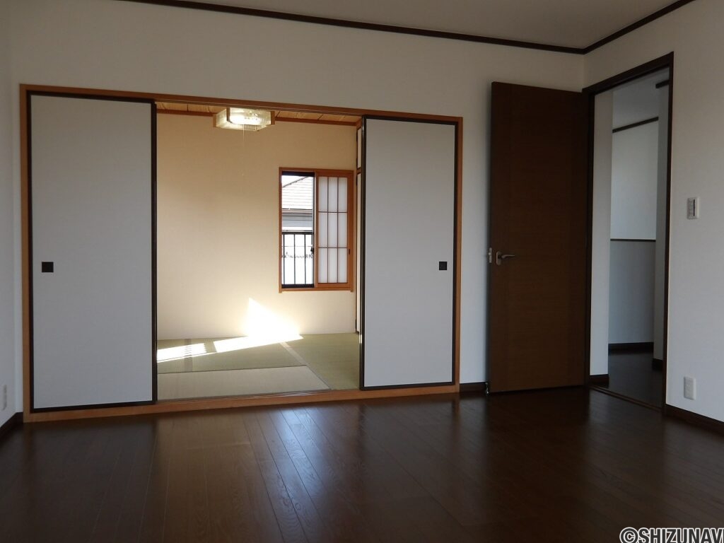 主寝室内に和室4.5畳（畳表替え・障子、襖張替え）