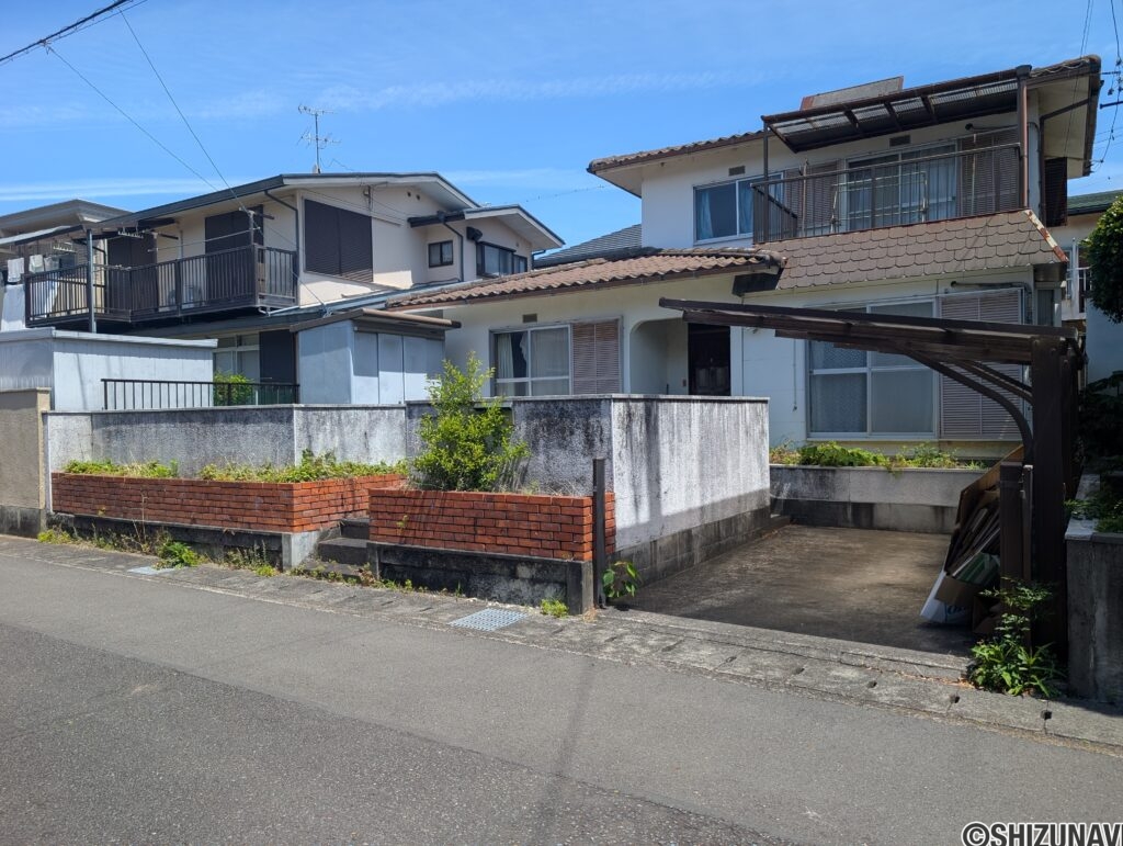 現在は古屋がございます。