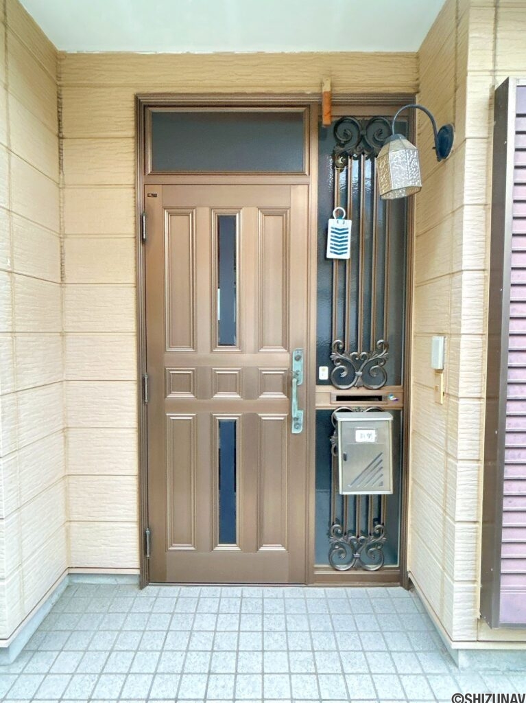 【玄関外観】