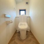 1階トイレは新品に交換済みです♪