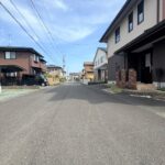 前面道路も約6ｍあり、広々としております♪
