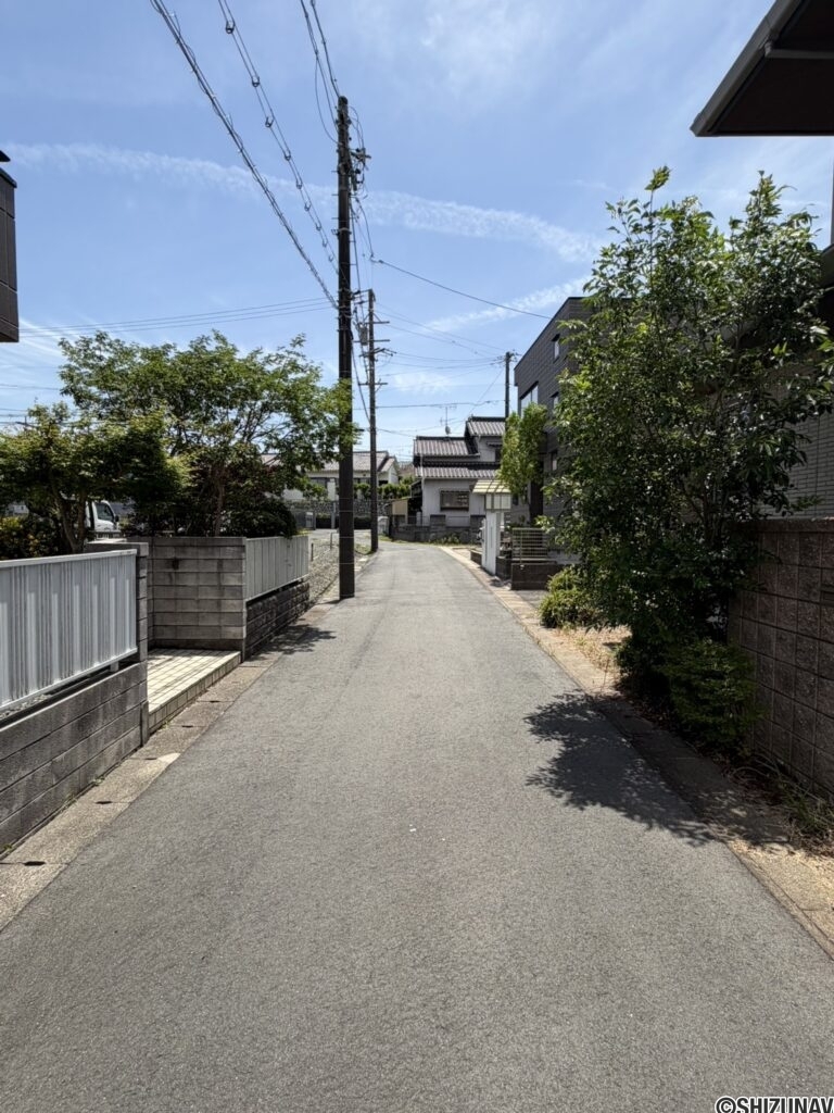 前面道路　南向き