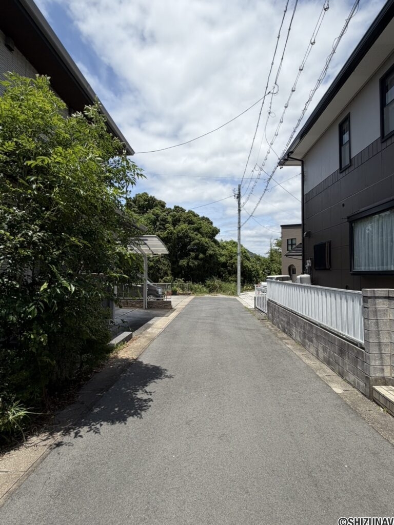前面道路　北向き