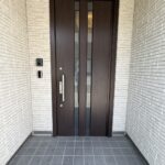 玄関前