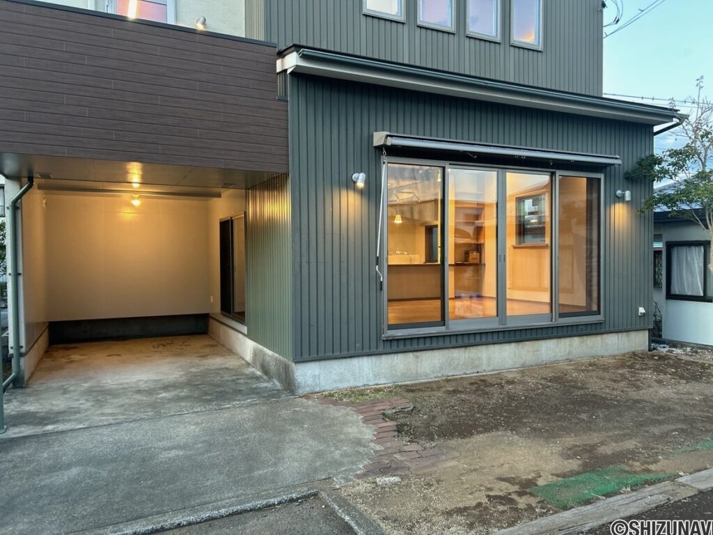 松岡駐車場。普通車3台駐車可能です。
