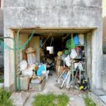 【車庫】残置物処分を行います。