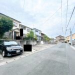 【リフォーム前/外観】別角度　外壁屋根は塗装を行います。綺麗な外観で気持ちよく新生活をスタートできるとともに、購入後のメンテナンス費用も抑えられます。