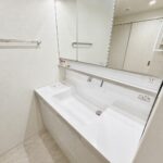 TOTO製　オクターブタッチレスワイドLED照明　ちょい置きカウンター付