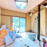 【リフォーム中/ダイニングキッチン】（6/29撮影）元々和室だったスペースはダイニングキッチンに変更する予定です。南側に面した明るいLDK空間となっております。