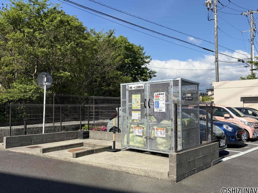 マンション専用のごみ集積場。