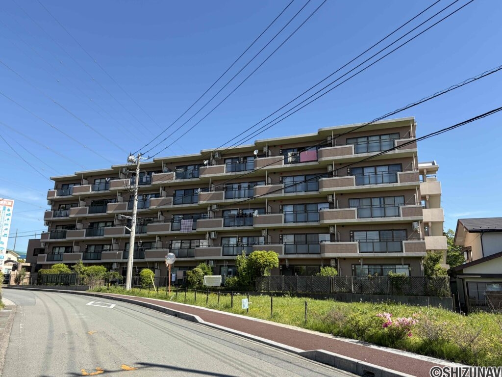 南向きの日当たりの良いマンション。