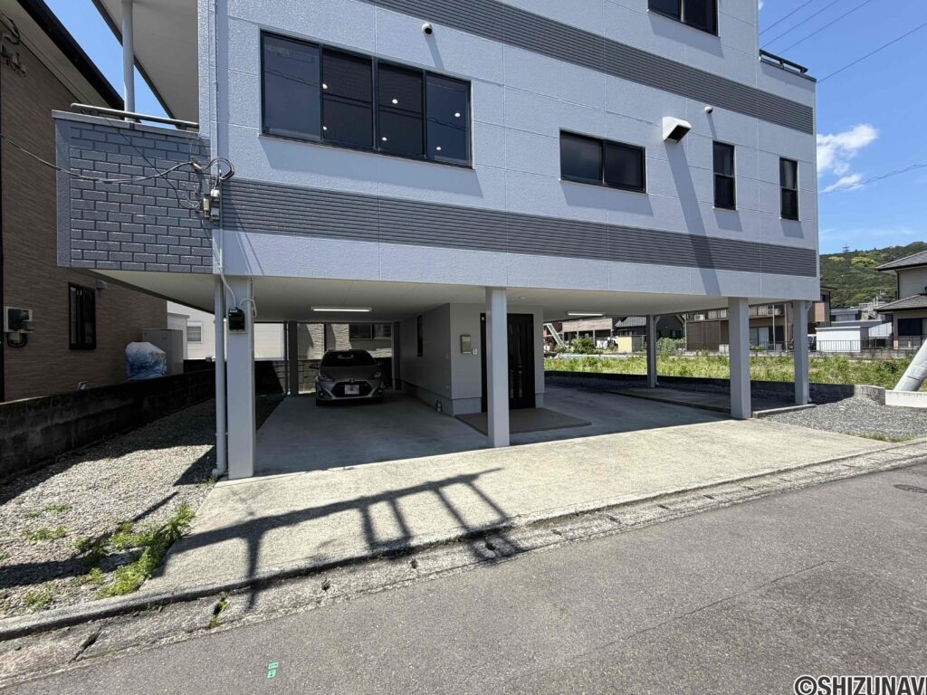 車の駐車も多数台可能です。