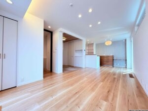 ゆったりLDKは１６．４帖！日当たりの良いくつろぎの空間です。