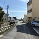 東側前面道路