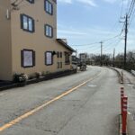 西側前面道路