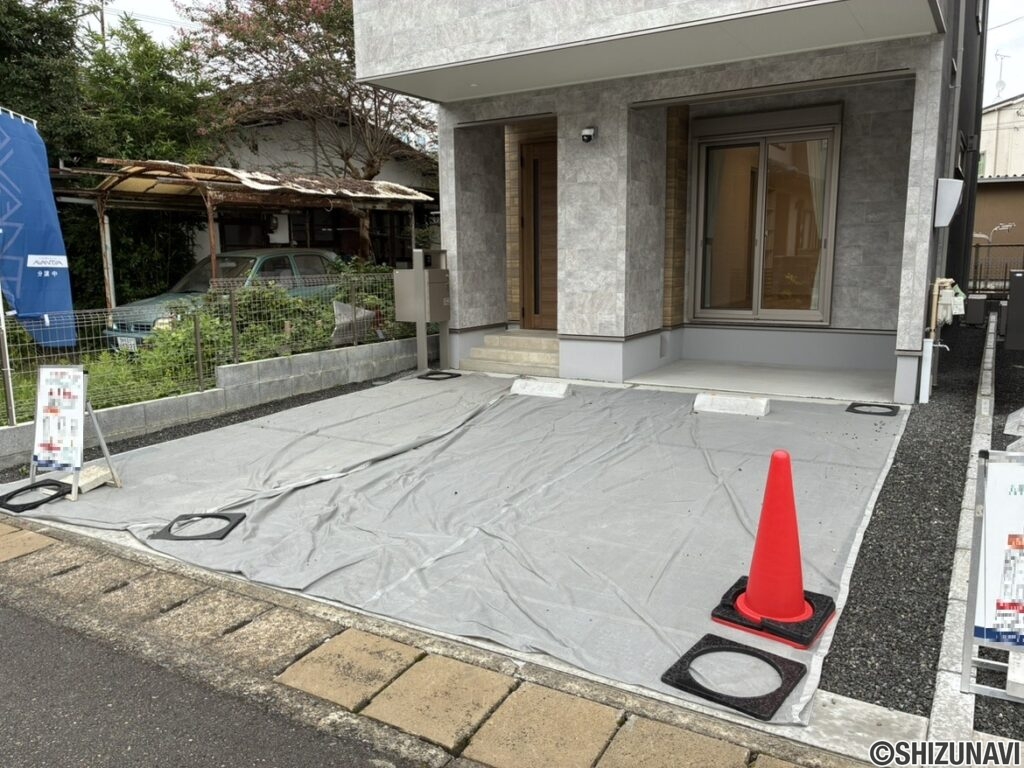 １号棟駐車場　２台駐車可能