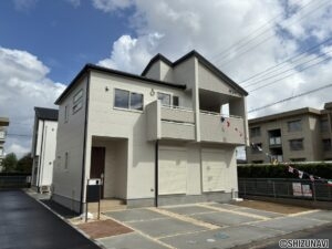 【2026年9月完成済】浜松市中央区葵西6丁目　残2棟　3LDKの物件画像