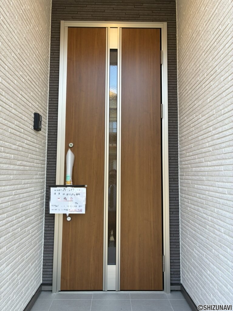 玄関扉