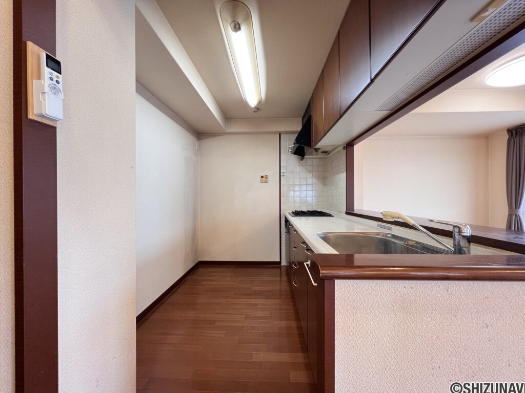 ネオステージ聖一色　2階　角部屋3LDKの画像