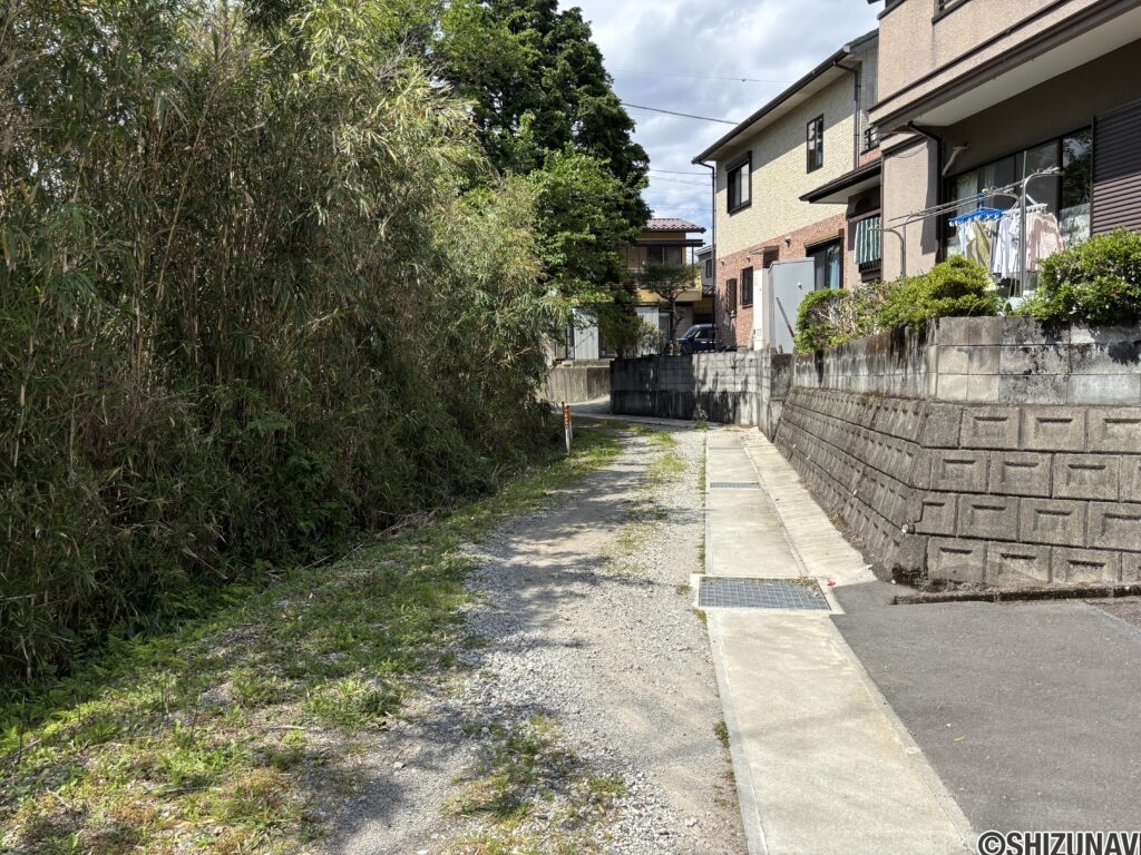 神山　西側通路