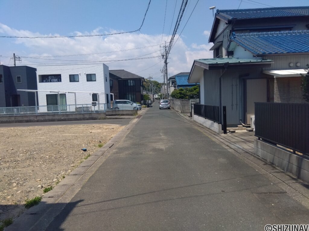 前面道路(南→北)