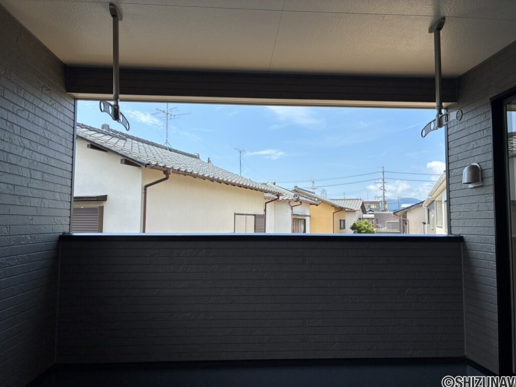 【バルコニー】