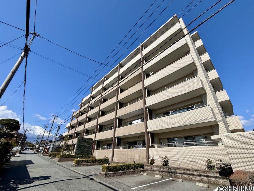 ウィスティリアコート川島田　建物外観